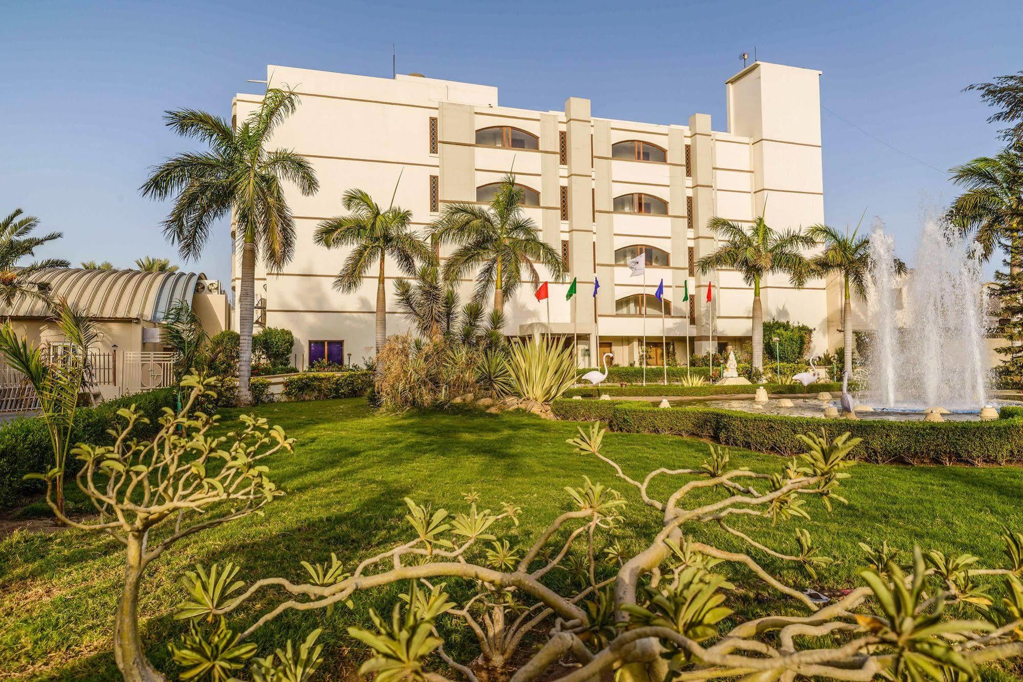 Quality Inn Palms Gāndhīdhām Exteriér fotografie